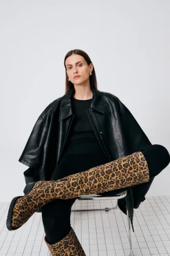 CPH323 Suede Leo
