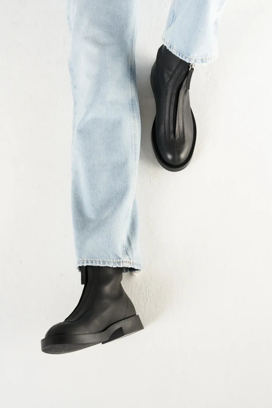 CPH681 Vitello Black